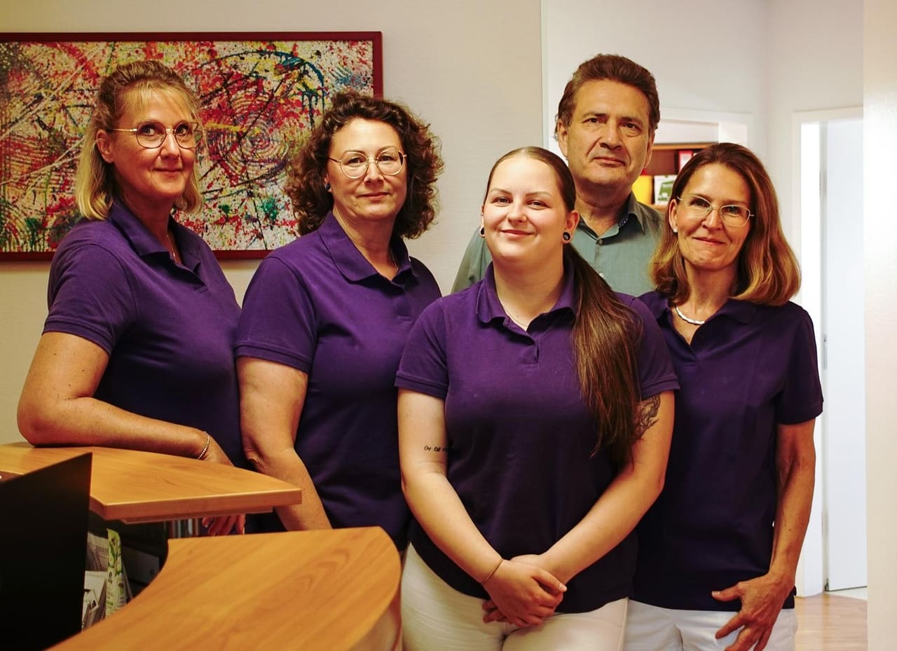 Das Team des Neurozentrum Peine an der Anmeldung